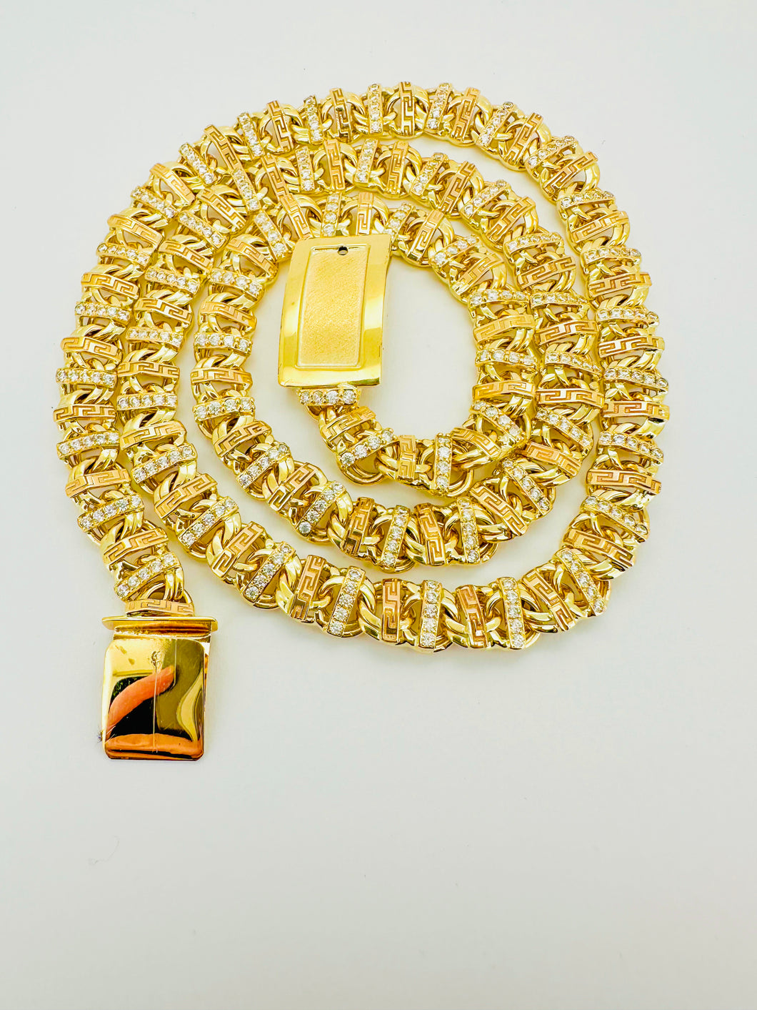chino link bar chain 9.5 mm 10 k gold with moissanite