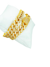 Load image into Gallery viewer, Miami cuban link 10 k bracelet, 11 mm with moissanite (0050)
