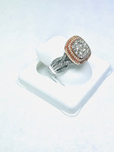 Load image into Gallery viewer, 10 karat white gold diamond lady ring 1 CT
