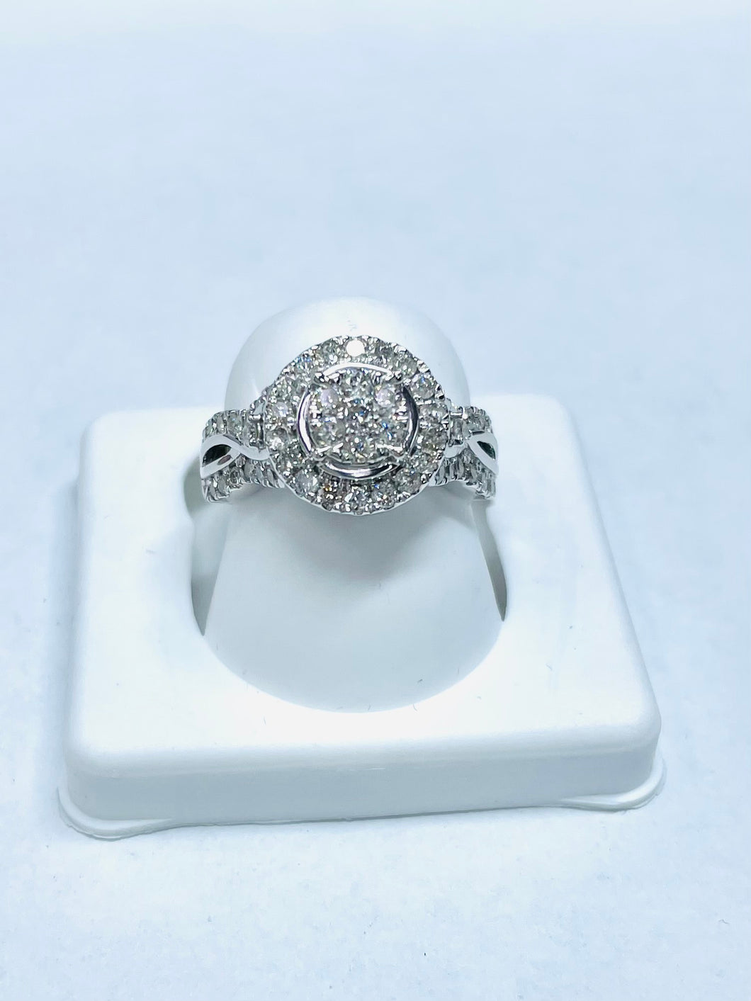 10 karat white gold diamond ring 1 CT