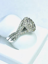 Load image into Gallery viewer, 10 Karat White Gold Diamond Lady Ring 1 CT

