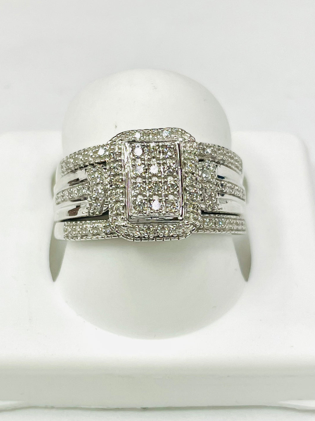 10 karat white gold diamond Lady ring 0.5 CT