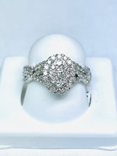 Load image into Gallery viewer, 10 Karat White Gold Diamond Lady Ring 1 CT
