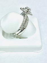 Load image into Gallery viewer, 10 Karat white Gold Diamond with band Lady Ring 1 ct
