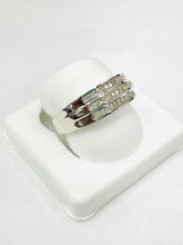 Load image into Gallery viewer, 10 karat White Gold diamond 0.25 CT

