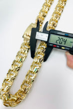 Load image into Gallery viewer, Chino link chain 20 mm 10 karat gold close link
