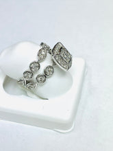 Load image into Gallery viewer, 10 karat white gold diamond ring 1.0  CT
