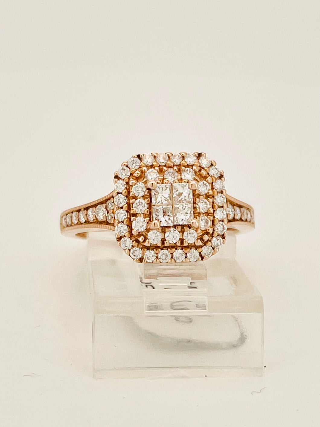 14 karat rose gold diamond lady ring 0.65 CT