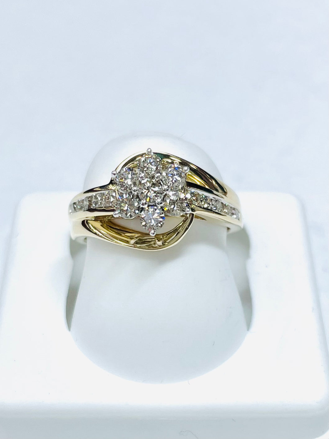 10 karat gold diamond ring 0.75 Ct