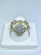 Load image into Gallery viewer, 10 karat yellow Gold diamond ring 1 CT
