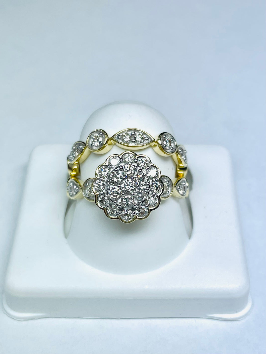 10 karat yellow Gold diamond ring 1 CT